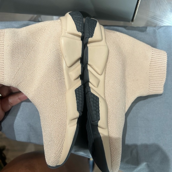 Authentic Tan Kids Balenciaga Sock Sneakers - Picture 4 of 13